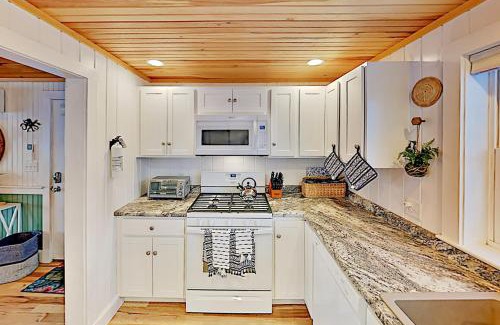 Tenants Harbor House | The Jewel of Saint George
