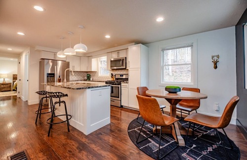 Bristol Hills Ski Chalet | The Johnson Chalet in Bristol/Canandaigua*HOT TUB*