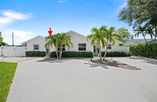 The Island House | The Jupiter Hideaway