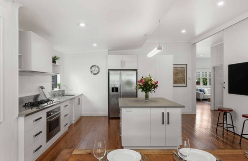 East Toowoomba House | The Keeper's House - 3 bedroom - space, style, peace & quiet