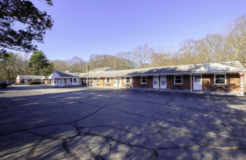 Old Mystic Apartment | The Kelly Studio · Near Mystic, Casinos + USCGA