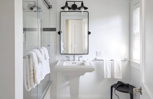 Kent Hotel | The Kent Collection - The Firefly Inn