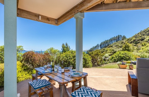 Kaeo Apartment | The Kereru's Nest. Overlooking the wonderful Tauranga Bay beach