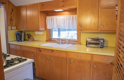 Diamond Point Cabin | The Knot Hole - Log Cabin and Boat Slip on Lake George