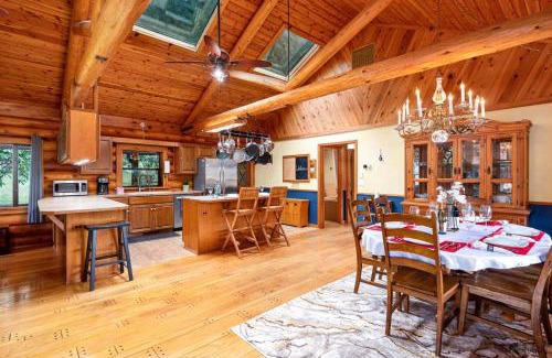 Lakeside House | The Lake Cabin