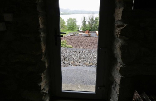 Fivemilebourne Cottage | THE LAKE COTTAGE, romantic in Sligo Town, County Sligo