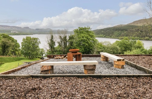 Fivemilebourne Cottage | THE LAKE COTTAGE, romantic in Sligo Town, County Sligo