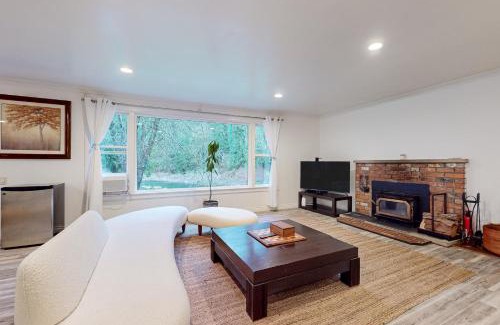 Snoqualmie House | The Lake's Hidden Gem