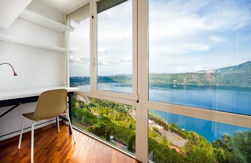 Castel Gandolfo Apartment | The Lake View