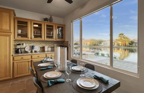 Terra Lago House | The Lakefront Social: An Extraordinary Waterfront Experience