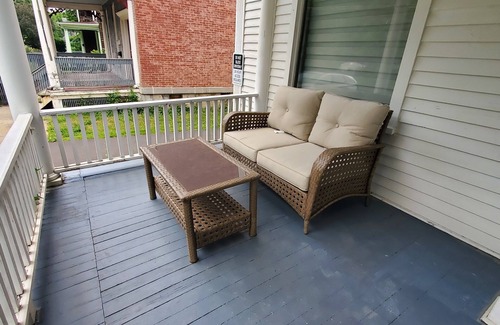 Auburn Apartment | The landing on Easterly