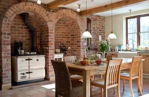 Hay-on-Wye Bed & Breakfast | The Larches Ledbury Bed and Breakfast