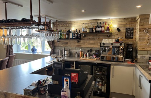 Ashcott Bed & Breakfast | The Lawns Tea Room and B&B