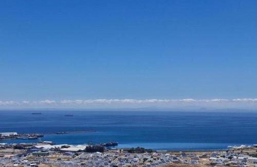 St. Helena Bay Apartment | The Lazy Daisies Lofts