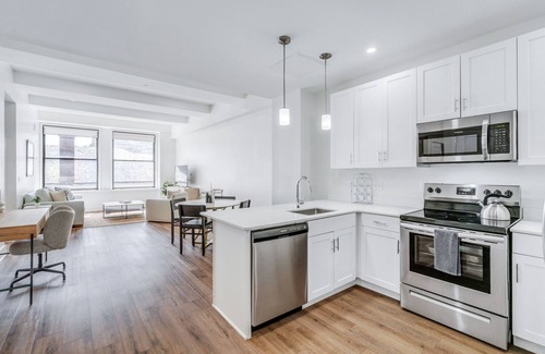 Center City East Apartment | The Ledger Residences by Sosuite - Old City