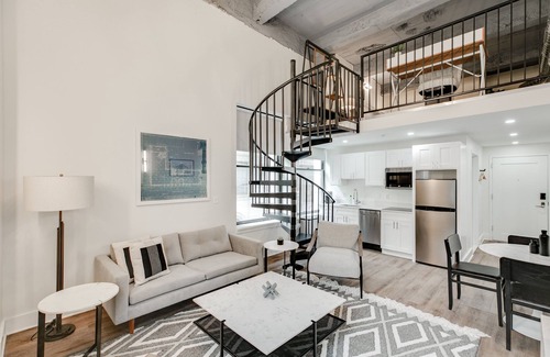 Center City East Apartment | The Ledger Residences by Sosuite - Old City