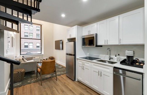 Center City East Apartment | The Ledger Residences by Sosuite - Old City