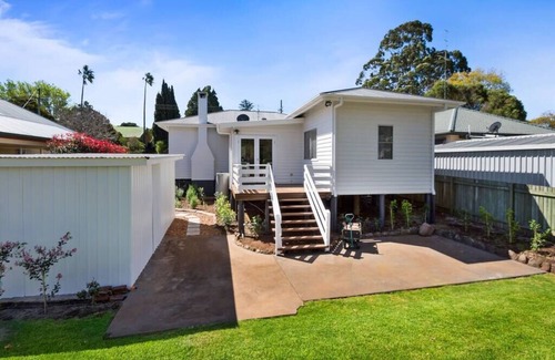 East Toowoomba House | The Lighthouse - 3 bedroom Comfort and style in a quiet location