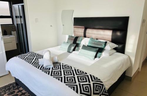 Bloubergstrand House | The Lighthouse - Beachfront