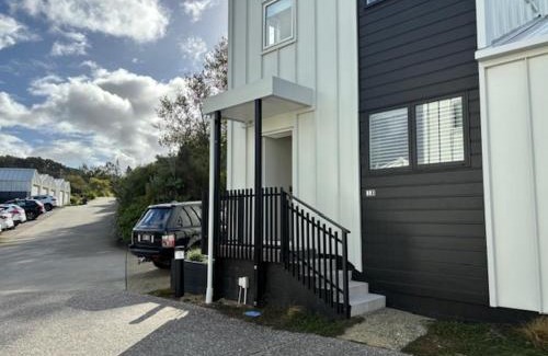 Snells Beach House | The Lighthouse - Boathouse Bay