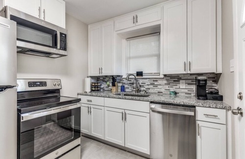 Granbury Bed & Breakfast | The Lily Pad