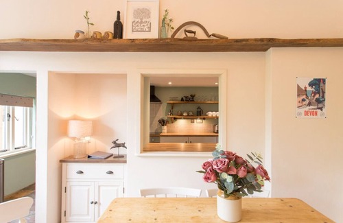 Kings Nympton House | The Linhay, Kings Nympton - Quiet, very rural thatched barn near great pub.