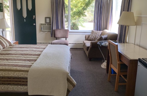 Pictou Hotel | The Lionstone Inn Motel and Cottages