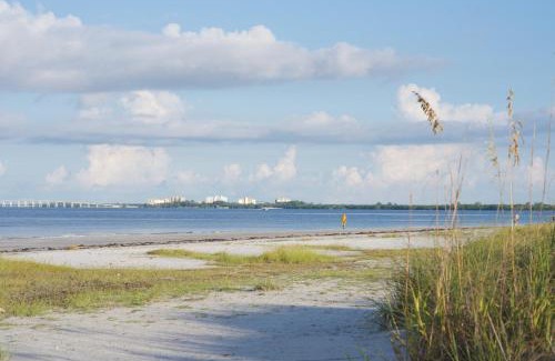 Mid Island House | The Little Beach House by Sun Palace Vacations