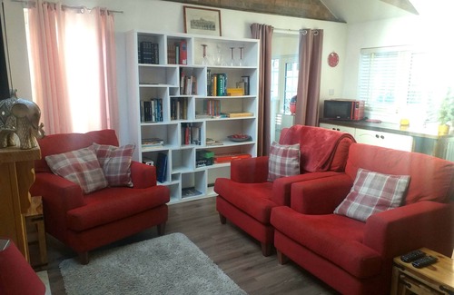 Hull Cottage | The Little House in Hull