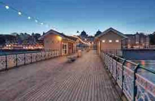 Penarth Apartment | The Little Lodge - seaside town of Penarth nr Cardiff