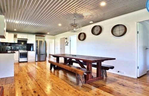 Currarong House | The Lobster Pot