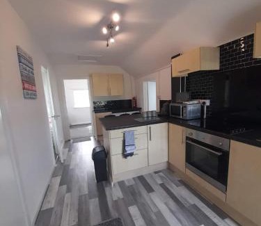 Cylch-Y-Garn Apartment | The Lobster Pot Cottage Church Bay