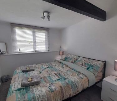 Cylch-Y-Garn Apartment | The Lobster Pot Cottage Church Bay