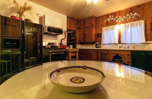 Idyllwild Cabin | The Lodge at 11 Chimneys/Vast Dining Room in a 6,000 sf Cabin