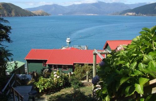 Wilson Bay Resort | The Lodge At Te Rawa