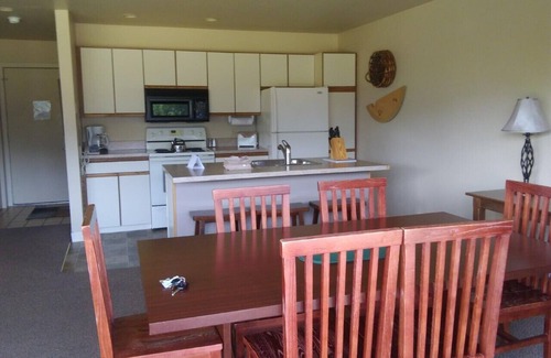 Wapato Point Condo | The Lodge At Wapato Point Resort-Lake Chelan, Manson WA - 1 BDR UPPER FLOOR Unit