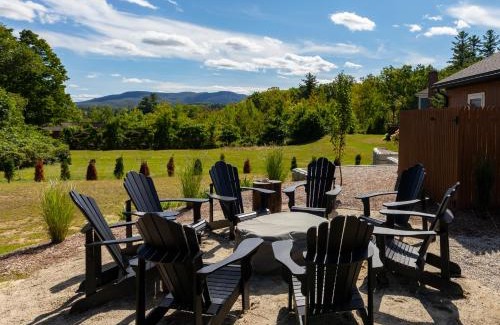 Sunapee Hotel | The Lodge by Sunapee Stays