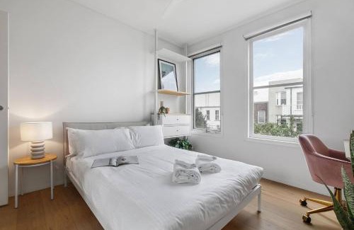 Kensington Apartment | 'The Loft' A Chic City-fringe Balcony Hideaway