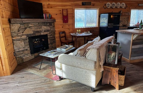 Prattsville Apartment | The Loft at Bearpen Mountain-Ski, Hike, Snowmobile!