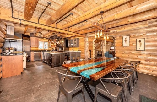 Dickerson House | The Log House at Sugarloaf Mountain MD