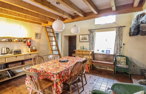 Penmachno House | THE LONG HOUSE, pet friendly, character holiday cottage in Penmachno