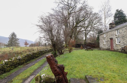 Penmachno House | THE LONG HOUSE, pet friendly, character holiday cottage in Penmachno