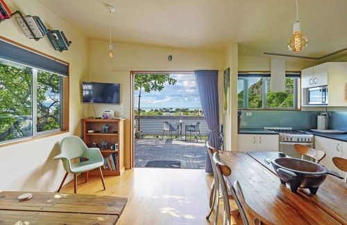 Nelson House | The Lookout - Lovely home with views over the city to the beautiful Tasman Bay!
