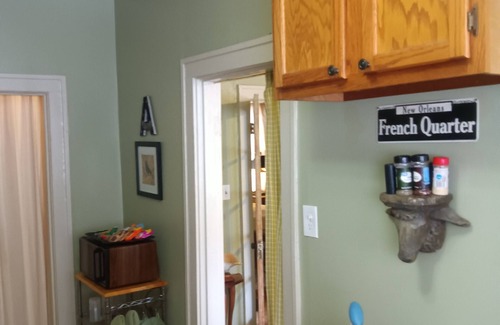 Memphis Apartment | THE LOVE SHACK LARGE MIDTOWN VIBE WITH BIG MONTHLY SAVINGS