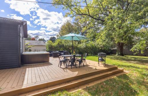 Lexington House | The Luxe Hot Tub10 Min Keenland12 Min Downtown