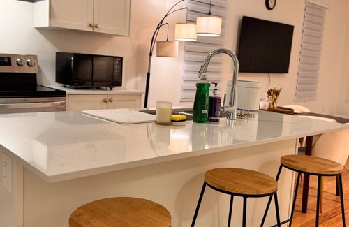 Midland House | The Luxury Bayport Bliss/Brand New/30m Wasaga/15mBeaches