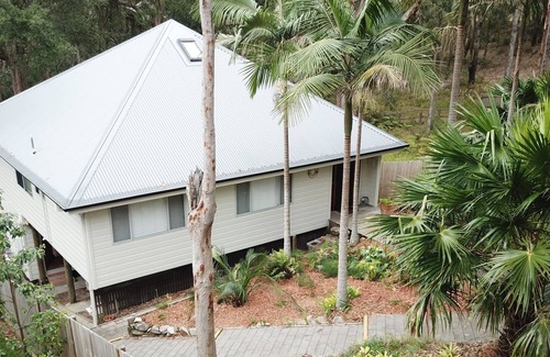 Macmasters Beach House | The Mac Shak - Bushland Retreat (Pet Friendly)