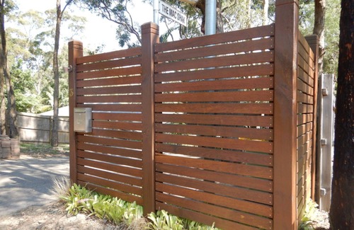 Macmasters Beach House | The Mac Shak - Bushland Retreat (Pet Friendly)