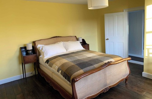 Burton Bradstock House | The Magnolias Burton Bradstock