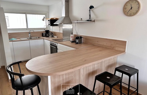 Carqueiranne Apartment | The Malibu - Port of Carqueiranne - All on foot
